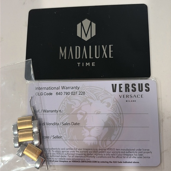 PRISTINE VERSACE Versus Milano gold/silver watch with international ID/warrantee main image 4